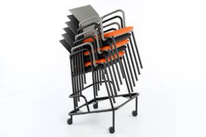 Auf dem Rollwagen lassen sich die gestapelten Vegas AL SP einfach transportieren